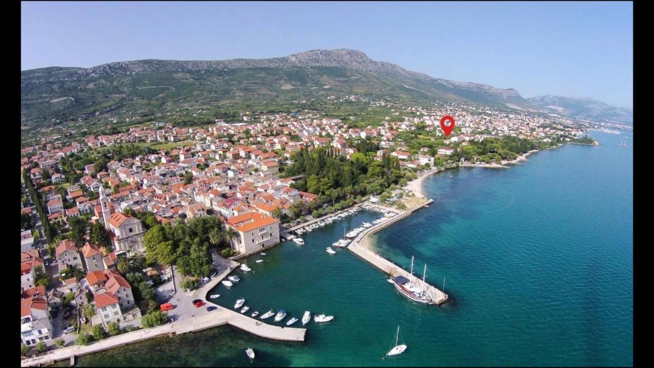 Spacious Apartment Close To The Sea In Kastel Luksic Kastela Bagian luar foto